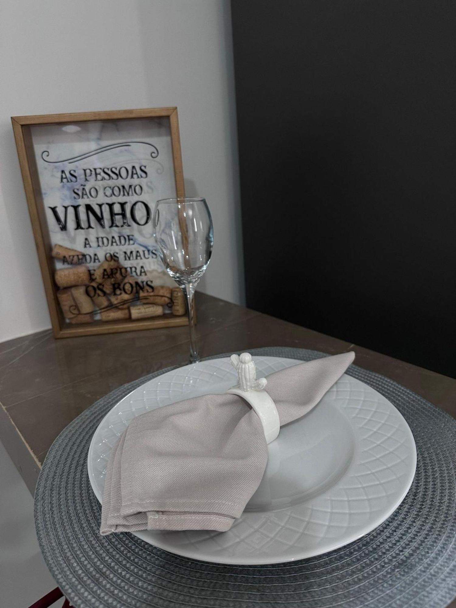 Apartment Lindo De 2/4 Com Ar Condicionado Em Predio Familiar Barreiras (Bahia)